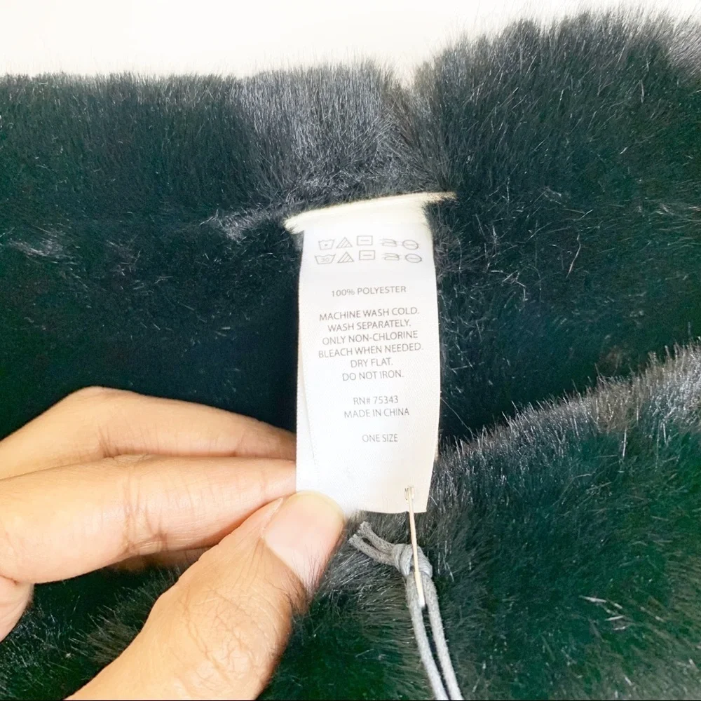 Black Faux Fur Circle Scarf NWT